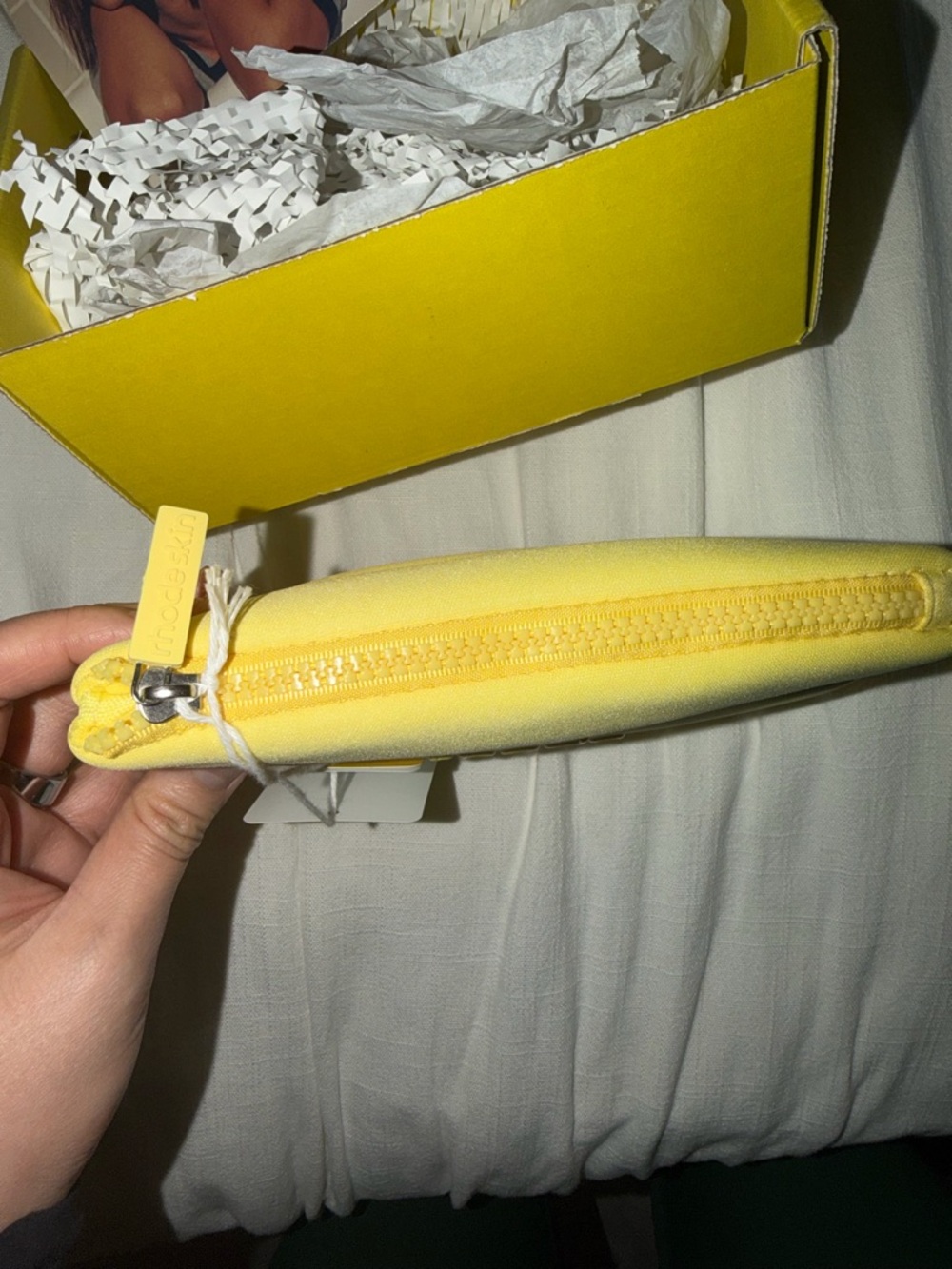 RHODE Lemontini Yellow Cosmetic Pouch with Branded Skincare Pack - Picture 4 of 5